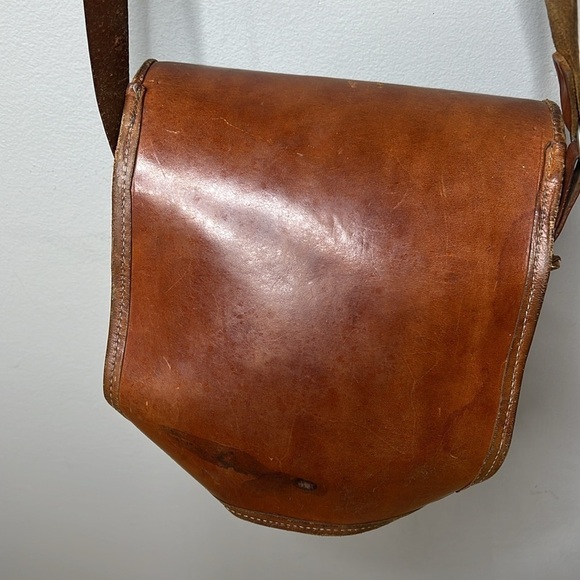 Handmade Genuine Leather Crossbody Double Compartment Saddle Bag - Picture 6 of 15